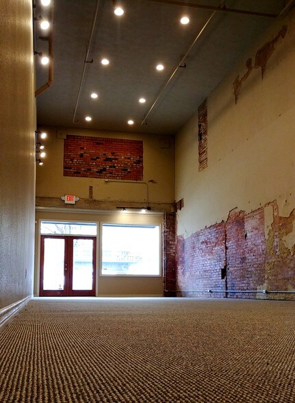 More Photos Of 208 N Bryan Ave, Bryan Office Residential For Lease