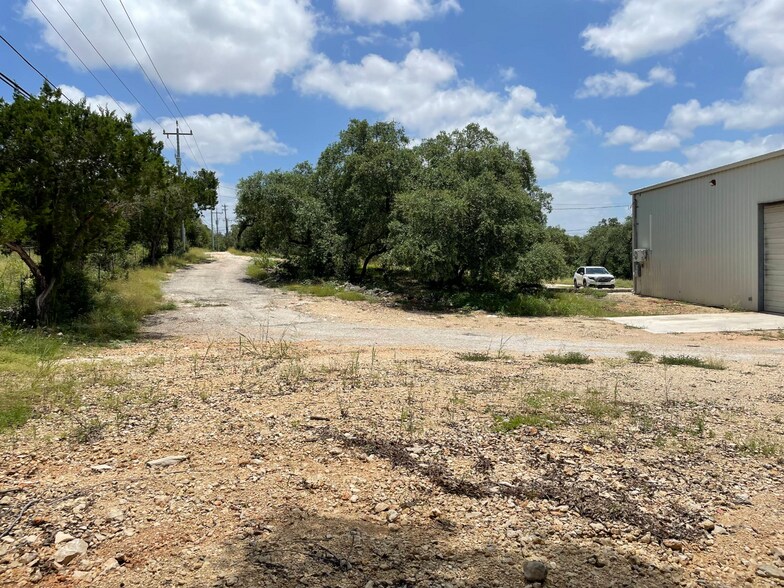 More Photos Of 4365 E Evans Rd, San Antonio Flex For Lease