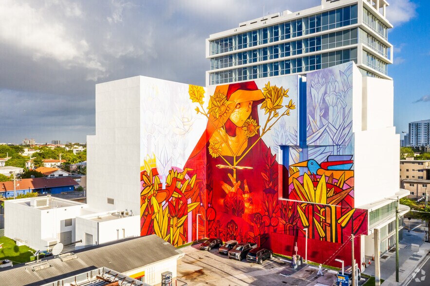 More Photos Of 420 SW 7th St, Miami Office For Lease