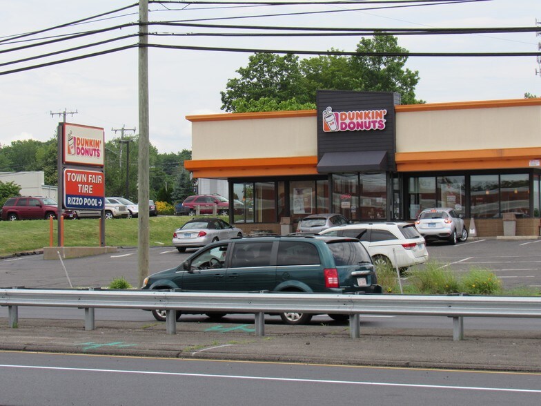 More Photos Of 3384-3386 Berlin Tpke, Newington Freestanding For Lease