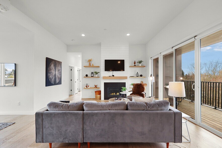 More Photos Of 1375 N Wygant ST, Portland Apartments For Sale