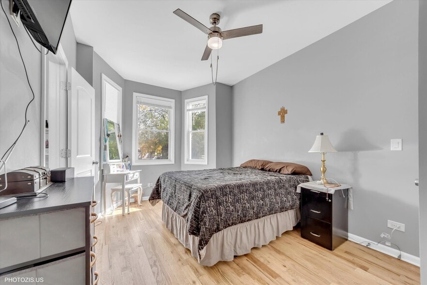 More Photos Of 8404 S Exchange Ave, Chicago Multifamily For Sale