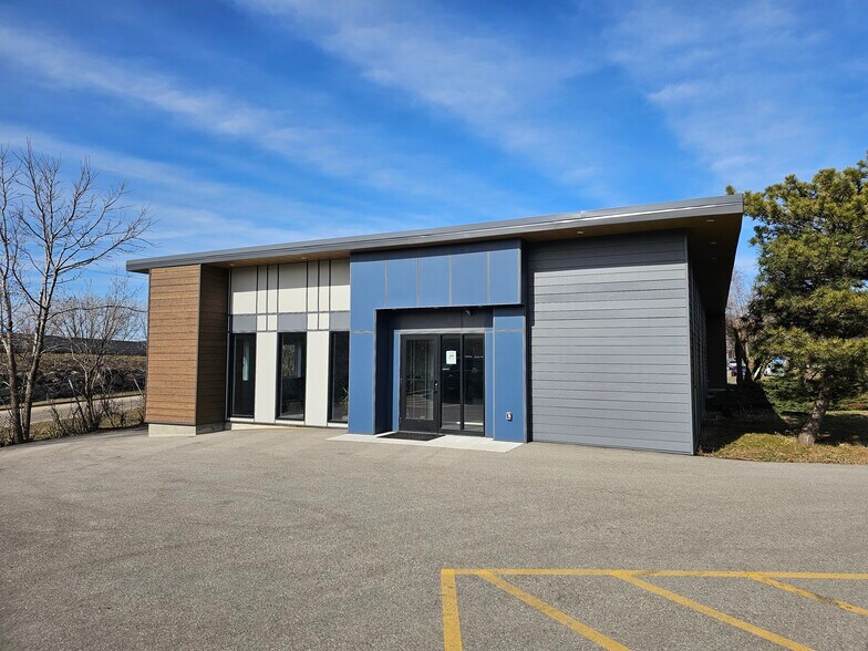 More Photos Of 1600 N High Point Rd, Middleton Office For Sale