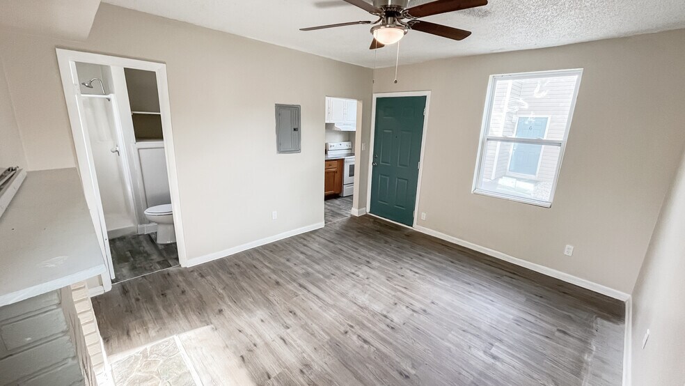 More Photos Of 321 W Ianthe St, Tavares Multifamily For Sale