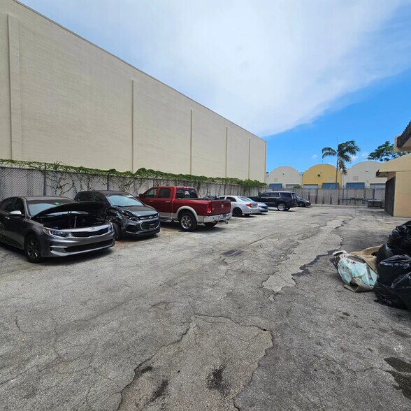 More Photos Of 10780 SW 190th St, Miami Auto Repair For Lease