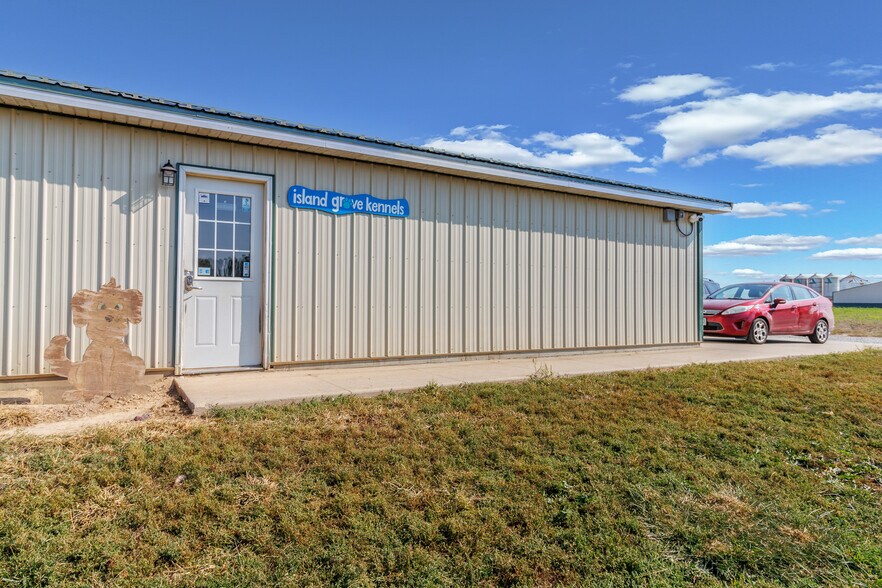 More Photos Of 12646 300th st, Wheeler Specialty For Sale