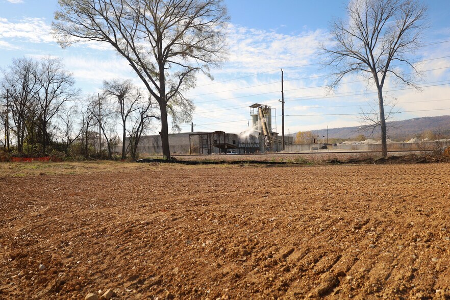 More Photos Of 0 E. 39th Street & 3903 Calhoun Street, Chattanooga Land For Sale