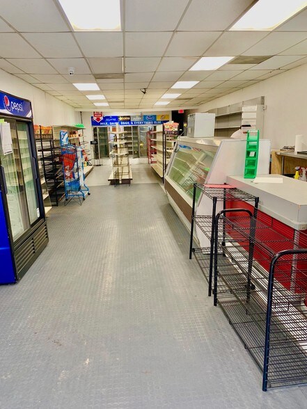 More Photos Of 942 Market St, Marcus Hook Storefront Retail Residential For Sale