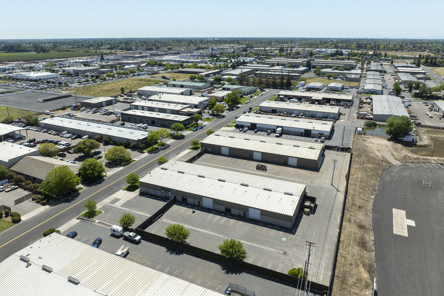 More Photos Of 4847 Stratos Way, Modesto Warehouse For Lease