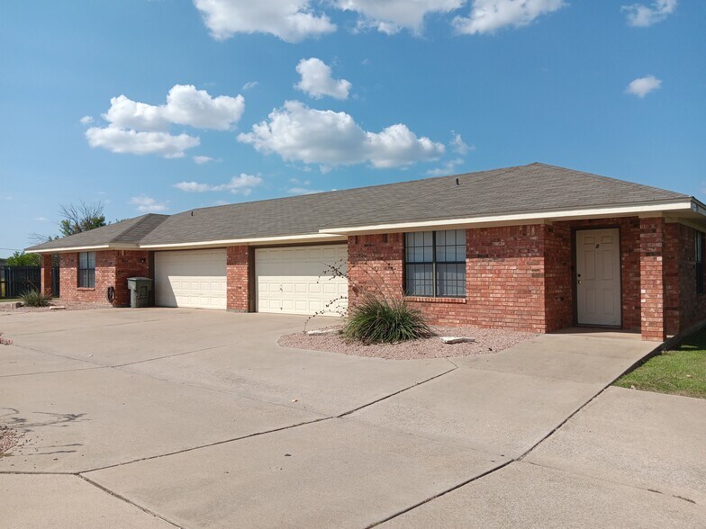 More Photos Of 900 McDaniel Cir, Killeen Multifamily For Sale