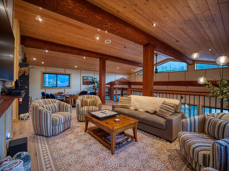 More Photos Of 13168 Powell Lake, Powell River Hotel For Sale