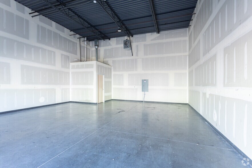 More Photos Of 317 N 2000 W, Springville Warehouse For Lease