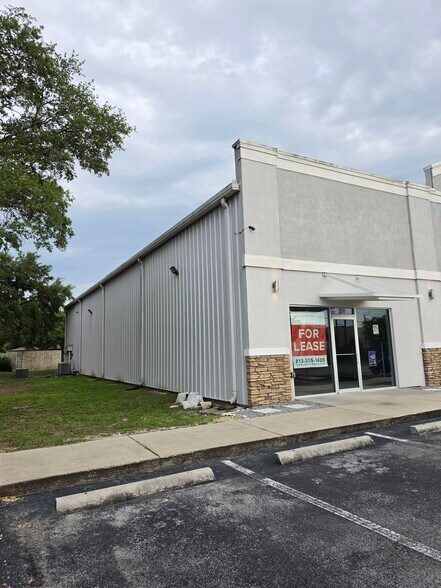 More Photos Of 2201 SW 19th Ave Rd, Ocala Freestanding For Lease