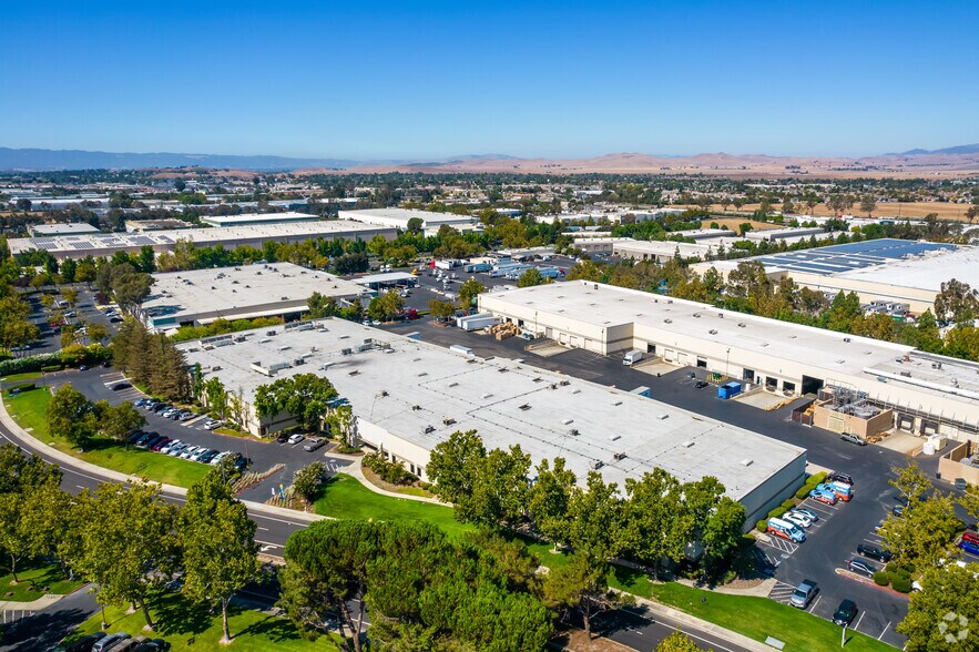 More Photos Of 7066 Las Positas Rd, Livermore Warehouse For Lease