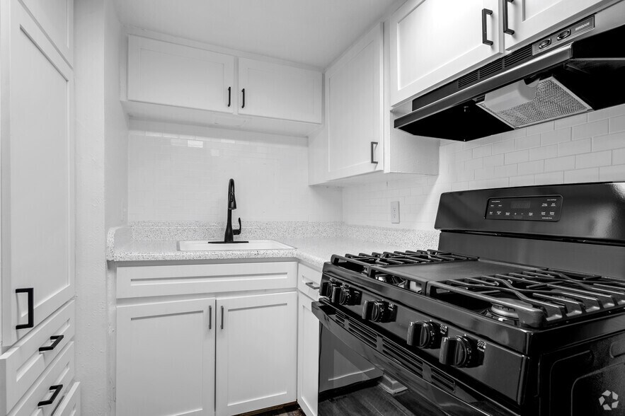 More Photos Of 3706 W 8th St, Dallas Apartments For Sale