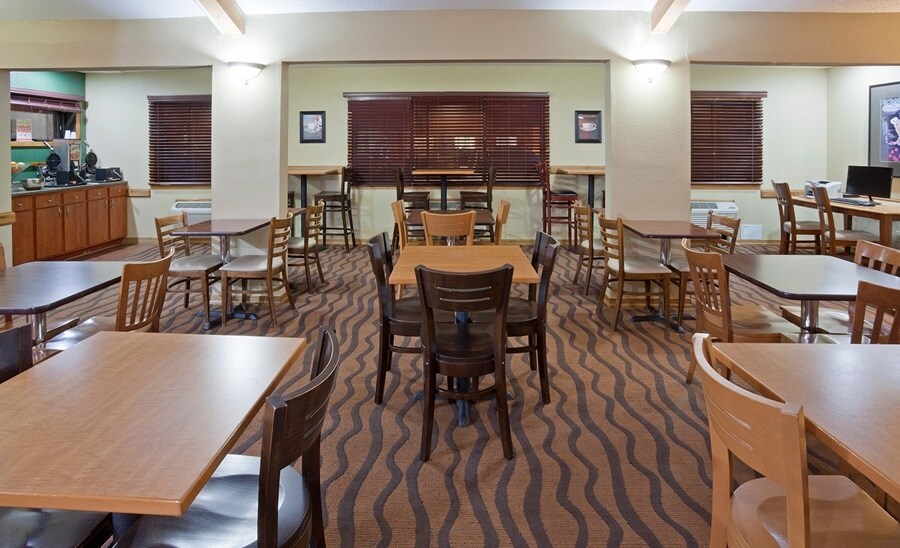 More Photos Of 1423 35th St S, Fargo Hotel For Sale