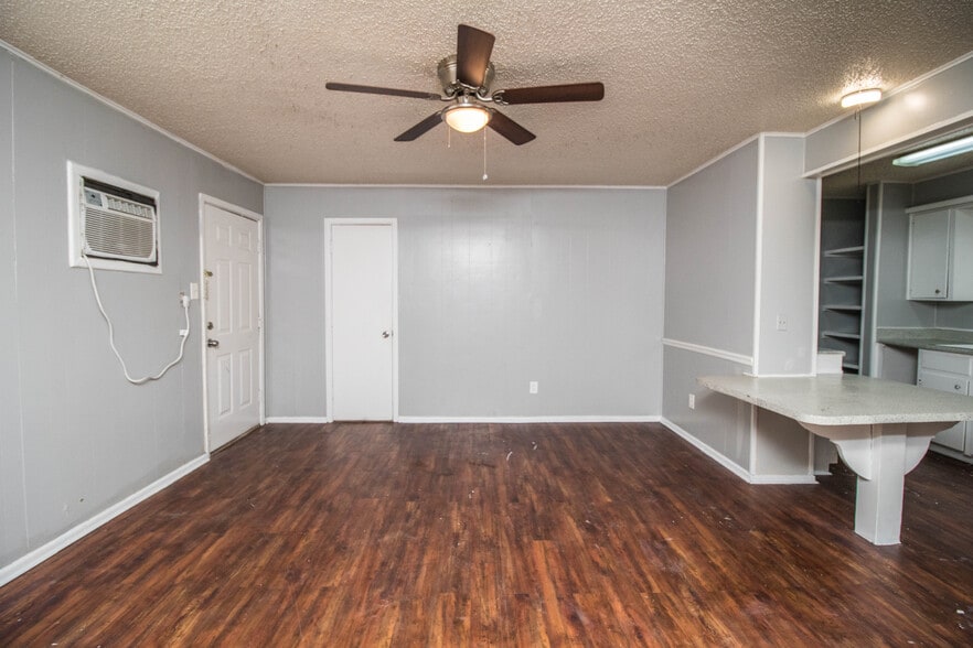 More Photos Of 306 Toledo Ave, Lubbock Apartments For Sale