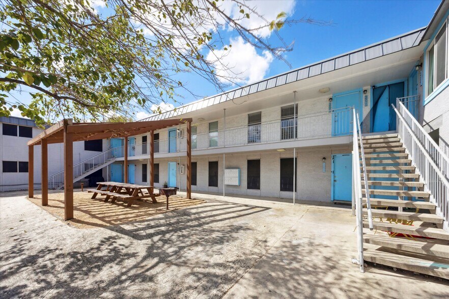 More Photos Of 7304 Twin Crest Dr, Austin Apartments For Sale