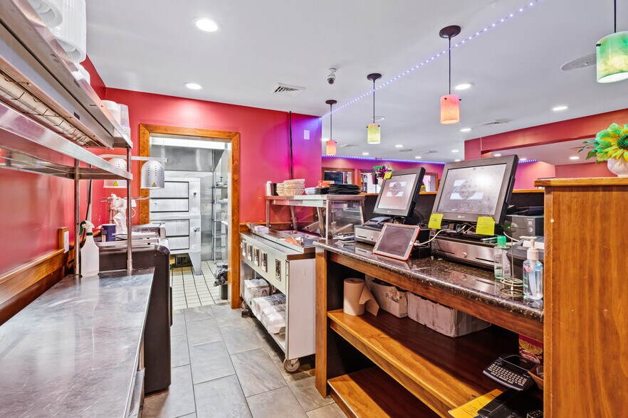 More Photos Of 5626 W Lincoln Hwy, Parkesburg Restaurant For Sale