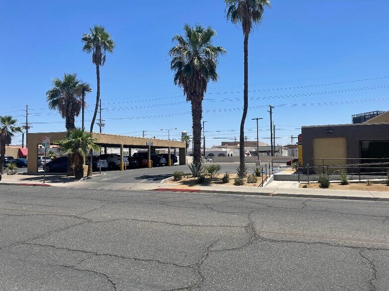 More Photos Of 200 E 4th St, Calexico Bank For Sale