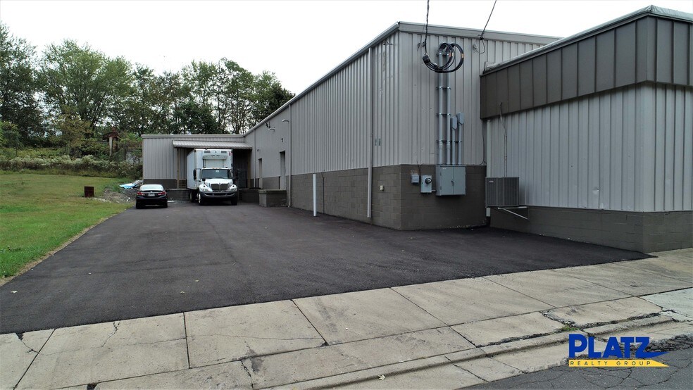 More Photos Of 107 N Hine St, Youngstown Industrial For Sale
