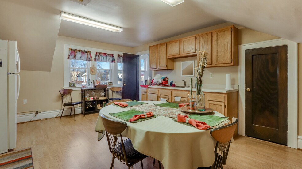 More Photos Of 33 W Cedar St, Chippewa Falls Office For Sale