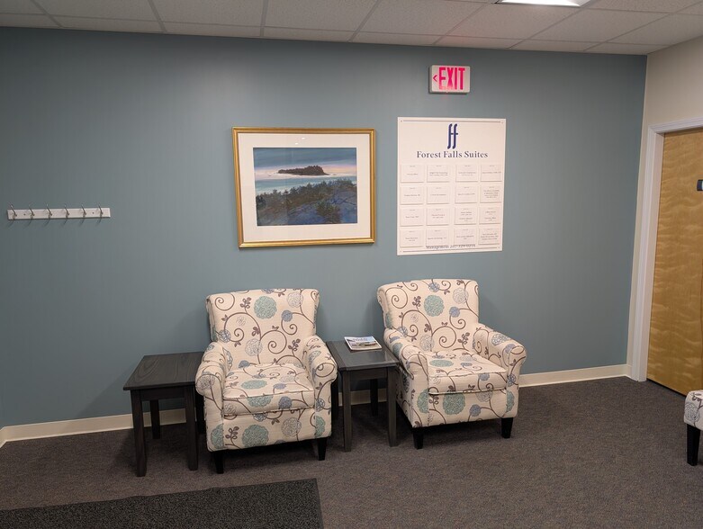 More Photos Of 40 Forest Falls Dr, Yarmouth Office For Sale
