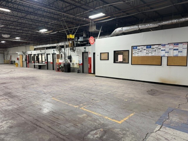 More Photos Of 405 18th Ave, Rockford Warehouse For Lease