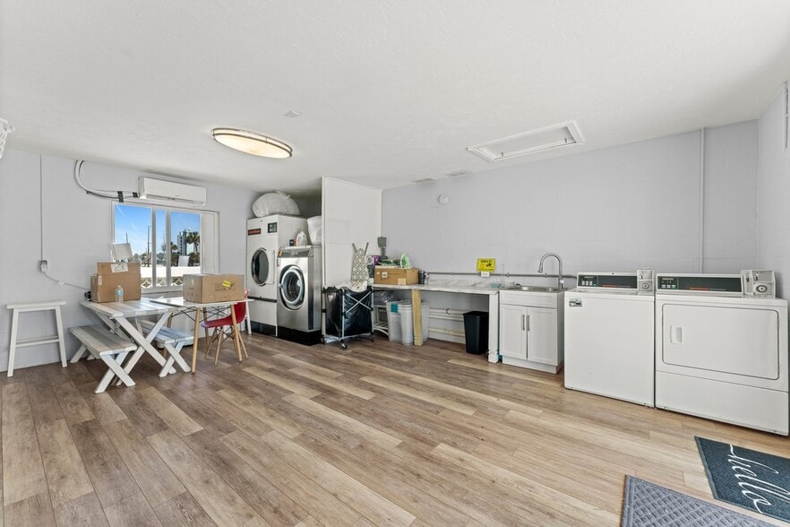 More Photos Of 1708 S Atlantic Ave, New Smyrna Beach Hotel For Sale