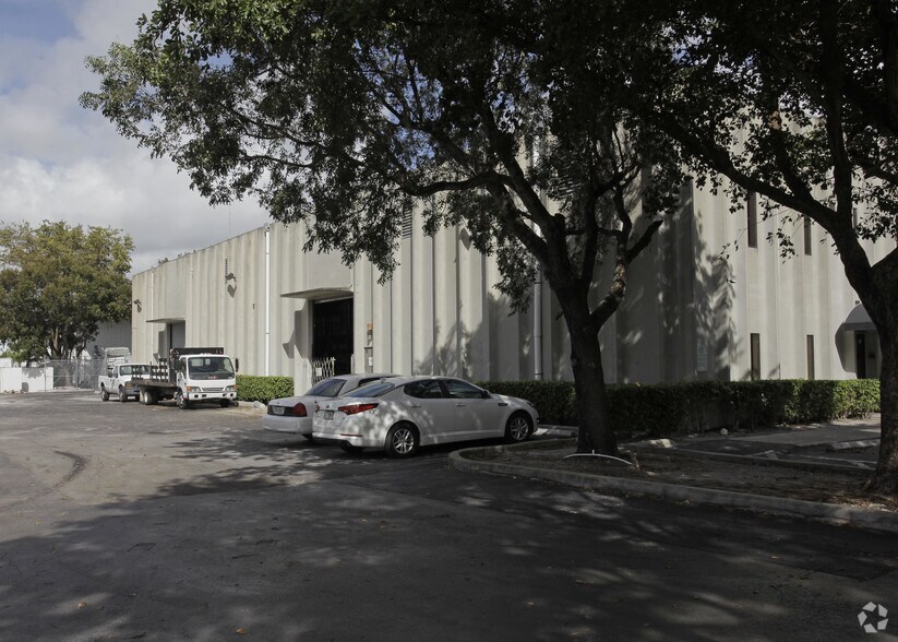 More Photos Of 1701 NW 33rd St, Pompano Beach Warehouse For Lease