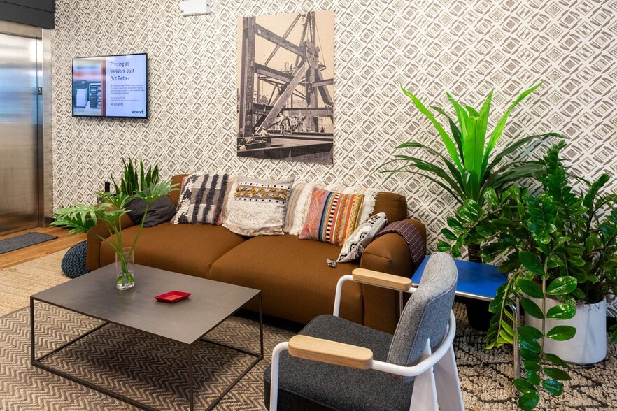 More Photos Of 210-220 N Green St, Chicago Office Residential For Lease