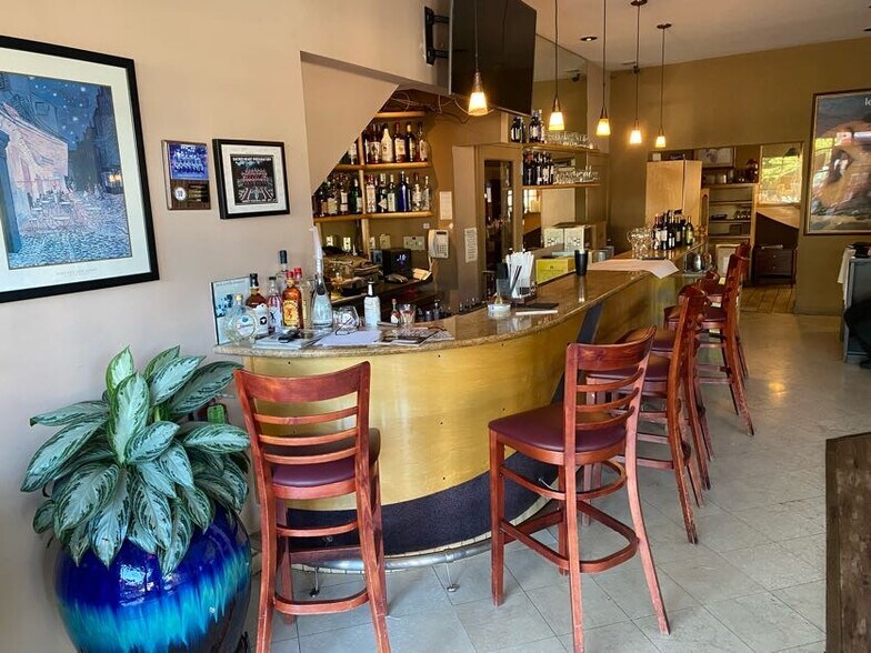 More Photos Of 1075-1077 El Camino Real, Menlo Park Restaurant For Sale