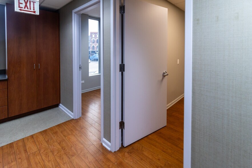 More Photos Of 2400 N Ashland Ave, Chicago Medical For Lease