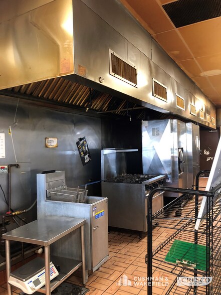 More Photos Of 9430-9440 Mentor Ave, Mentor Restaurant For Lease