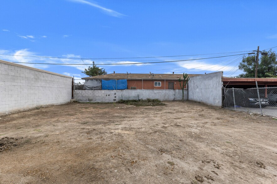 More Photos Of 10914 S Osage Ave, Inglewood Multifamily For Sale