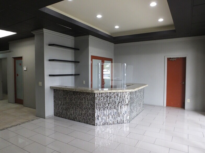 More Photos Of 44143-44147 20th St W, Lancaster Medical For Sale