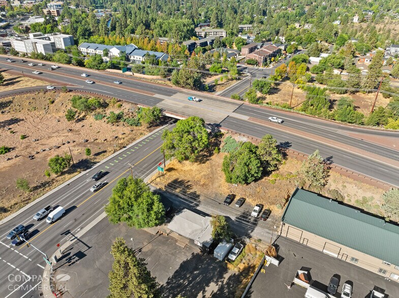 More Photos Of 1819 NE Division St, Bend Freestanding For Sale