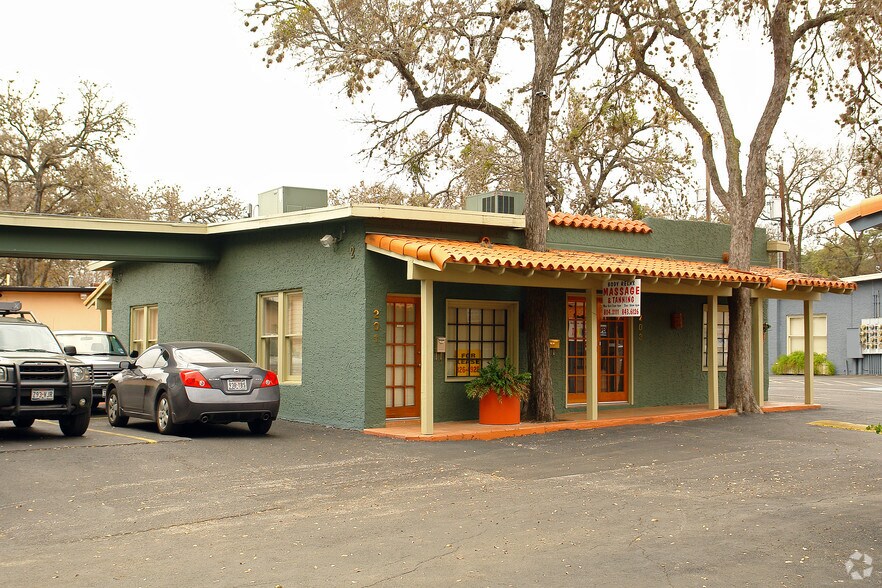 More Photos Of 3617 Broadway, San Antonio Coworking Space