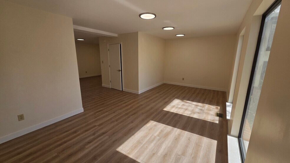 More Photos Of 167 Clarkson Executive Park, Ellisville Office For Lease