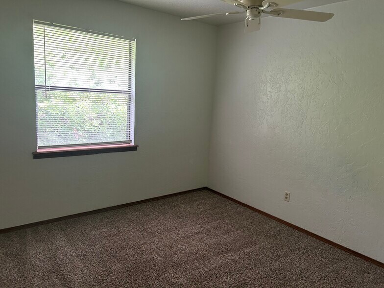 More Photos Of 2903 NE Tortoise Dr, Lawton Apartments For Sale