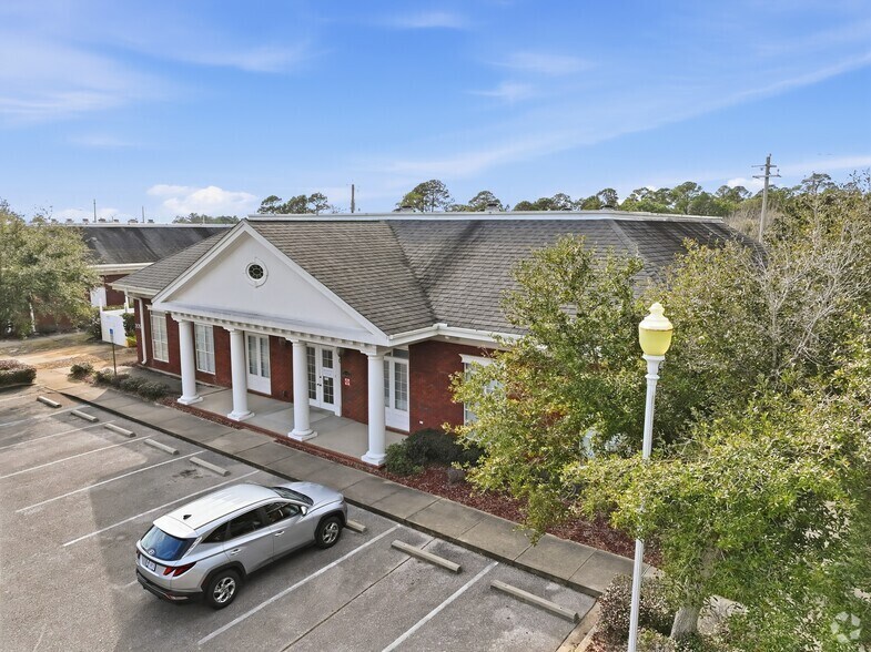 More Photos Of 2053 Navarre Park Ln, Navarre Medical For Sale