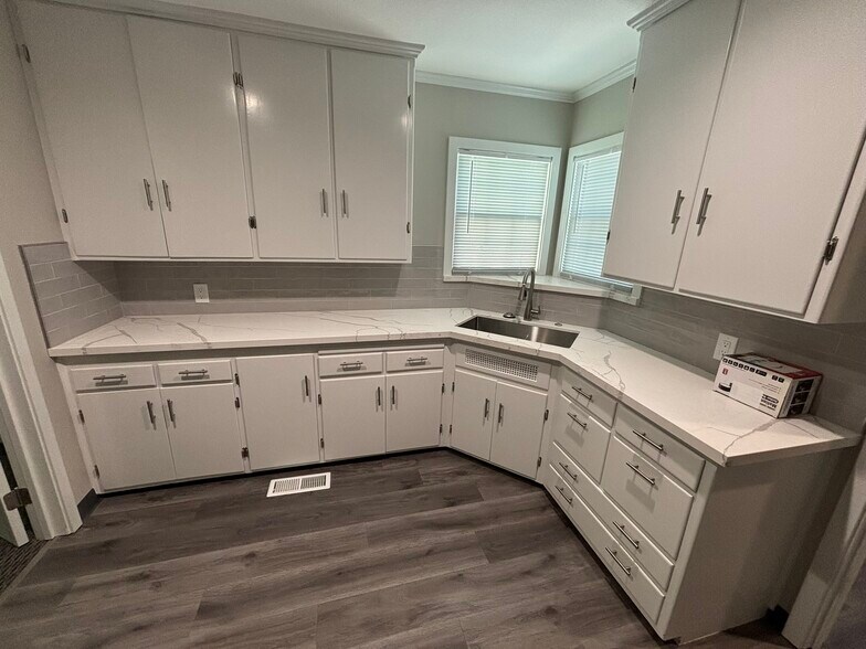 More Photos Of 1130-1132 McKendrie St, San Jose Medical For Lease