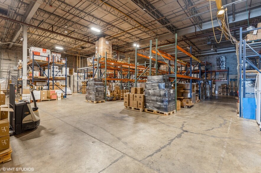 More Photos Of 5900 Howard St, Skokie Warehouse For Sale