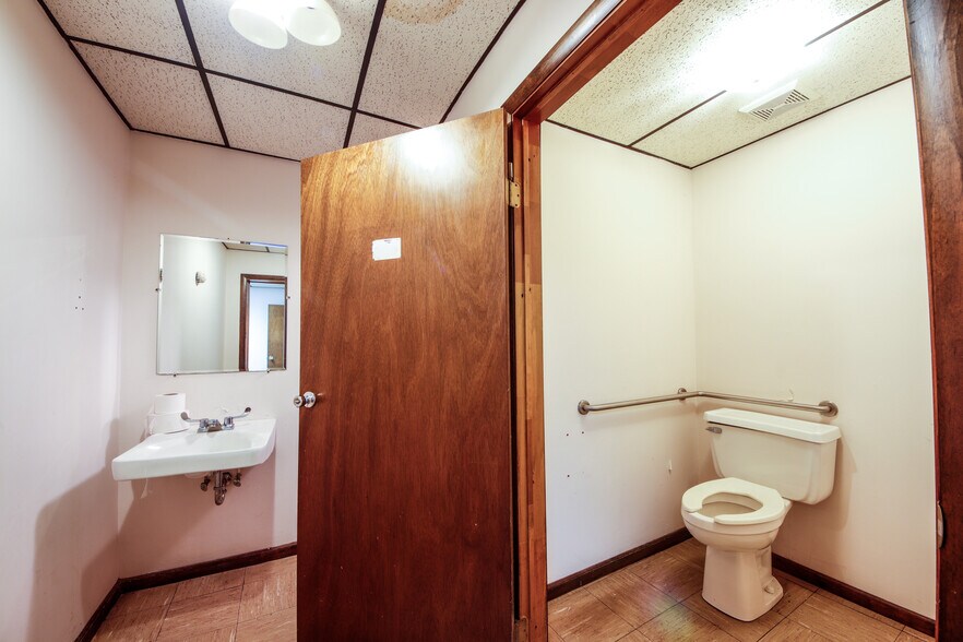 More Photos Of 187 Main St, Unadilla Storefront For Lease