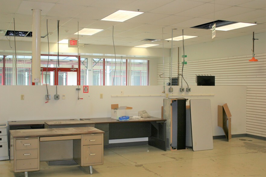 More Photos Of 9301 S Innovation Dr, Daleville Office For Sale