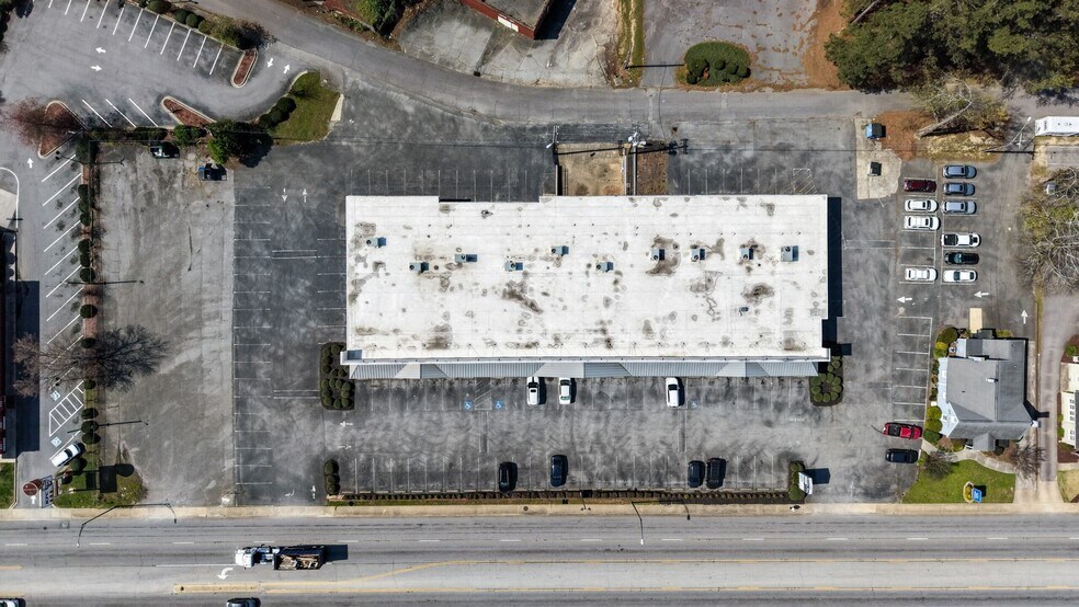 More Photos Of 2705 N Main St, Anderson General Retail For Lease