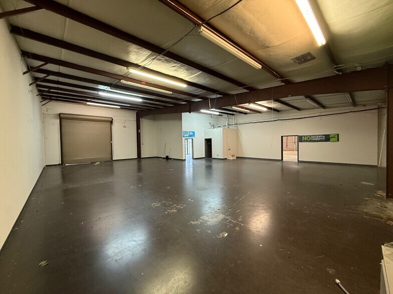 More Photos Of 10541 FM 1960 Rd W, Houston Warehouse For Lease