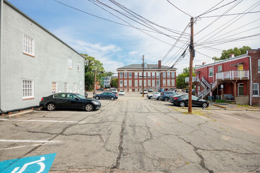 More Photos Of 1312 W Main St, Richmond Office For Lease