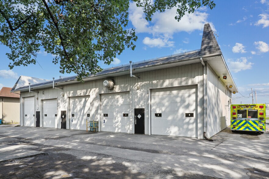 More Photos Of 384-388 Rue Chicoine, Vaudreuil-dorion Industrial For Sale