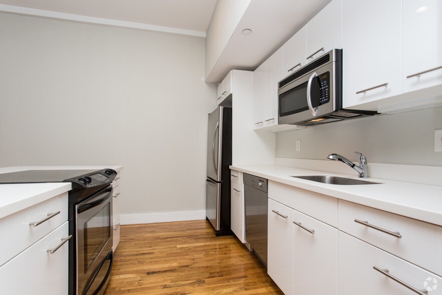 More Photos Of 361-385 Broadway, Chelsea Apartments For Lease